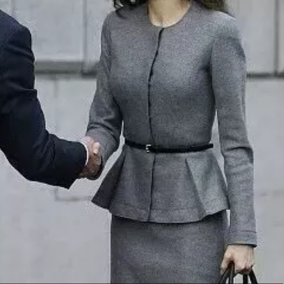 Carolina Herrera Jacket Pleated Hem Sz 12 Wool - Picture 2 of 12